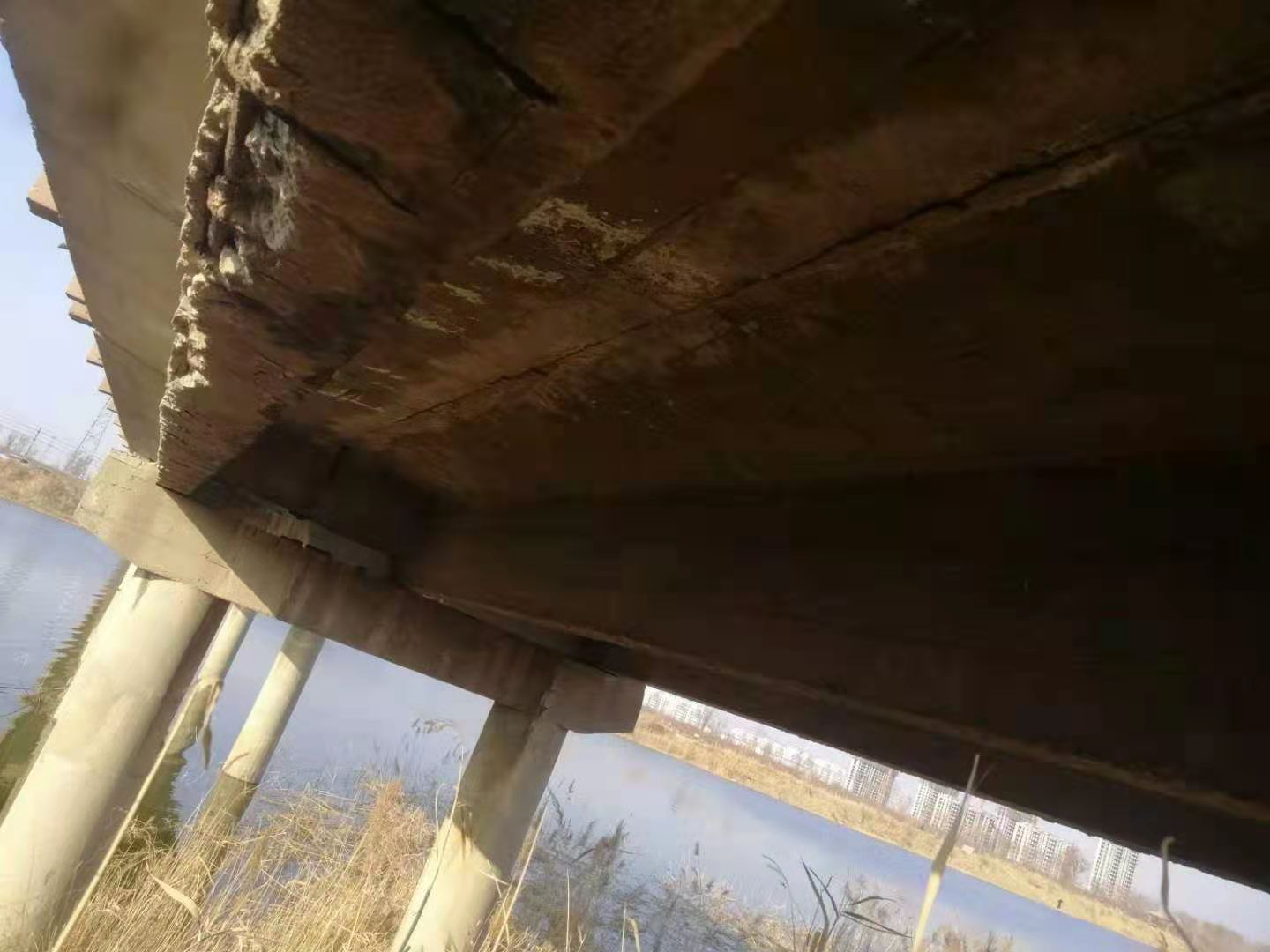 吐鲁番道路桥梁结构的常见病害